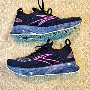Brooks shoes. Brooks Levitate 6. Orthotic shoes. Brooks running shoes. Sz 7